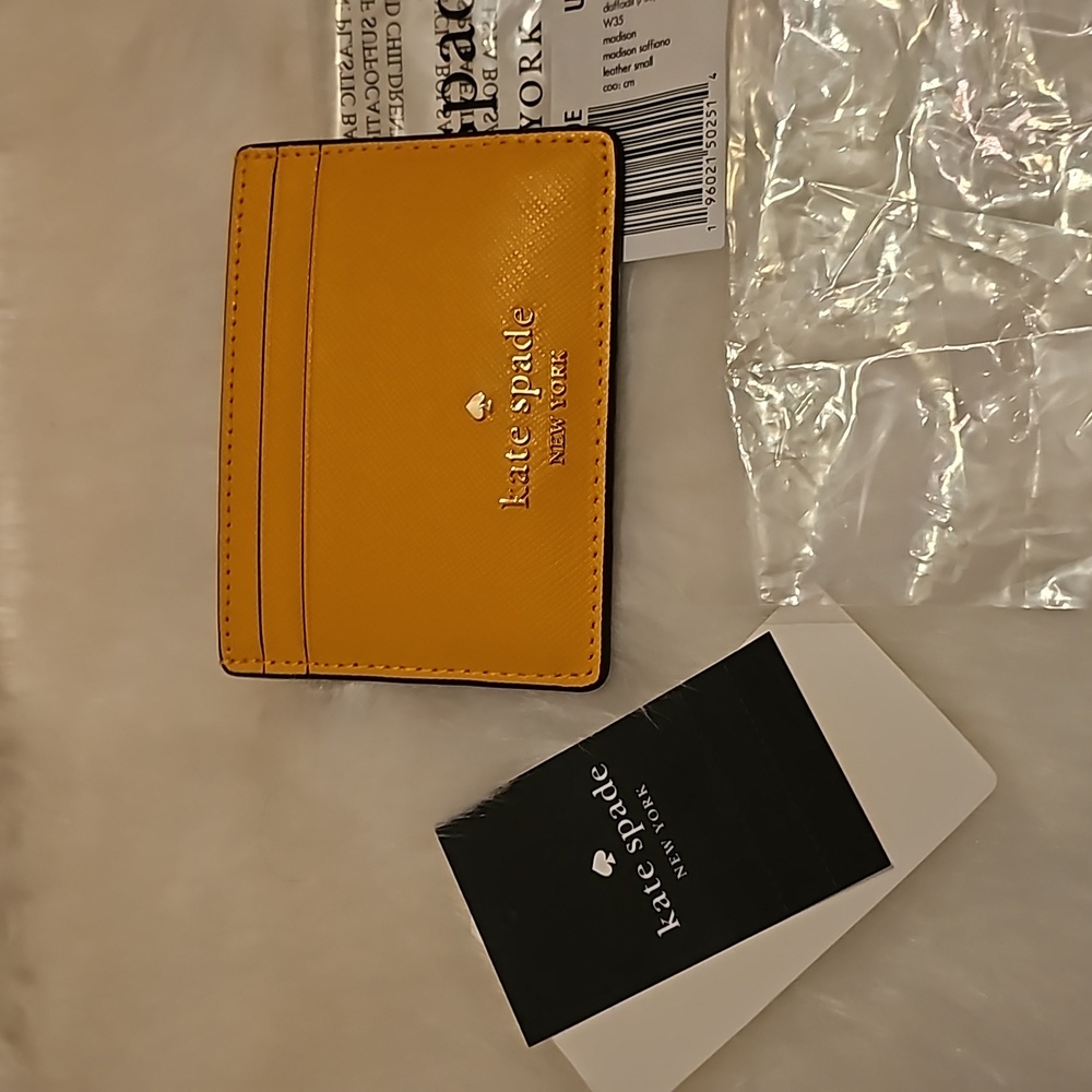 Kate Spade Saffiano card holder MWT(🎁free surprise gift)